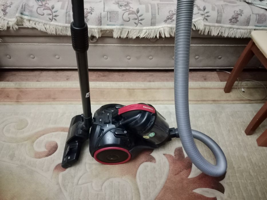 Пылесос продам в
