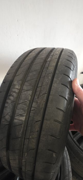 Vand 4 cauciucuri vară