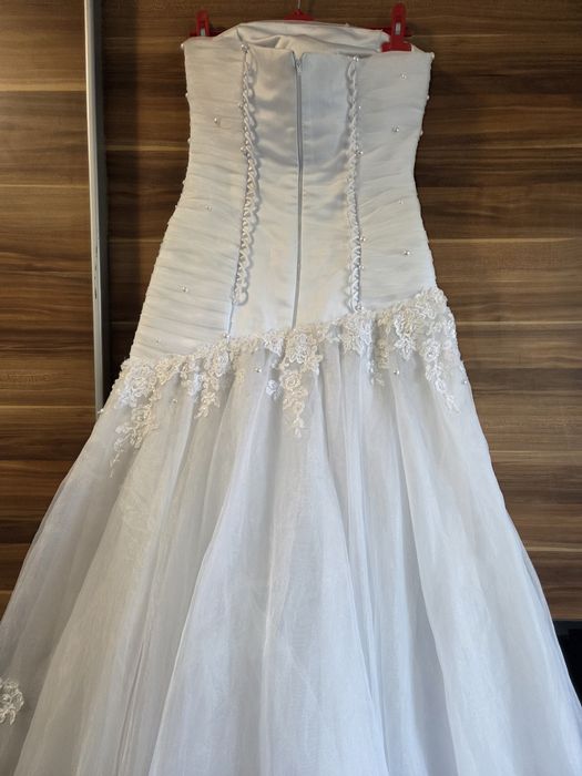Vand rochie mireasa