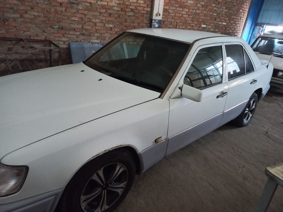 мерседес 200 дв.111