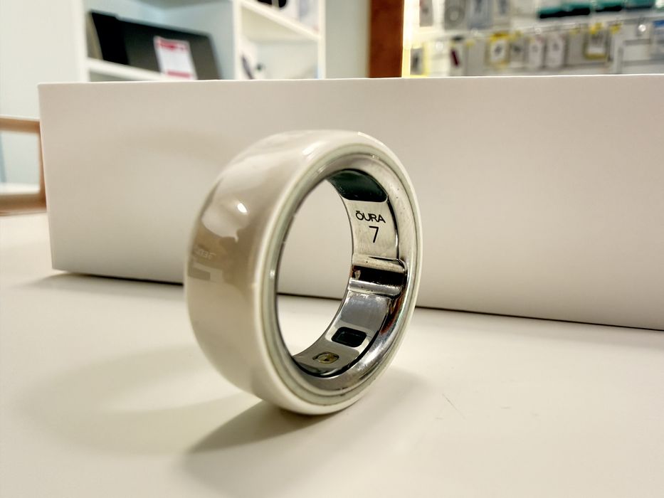 Продавам Oura Ring 4 Ceramic, размер 7