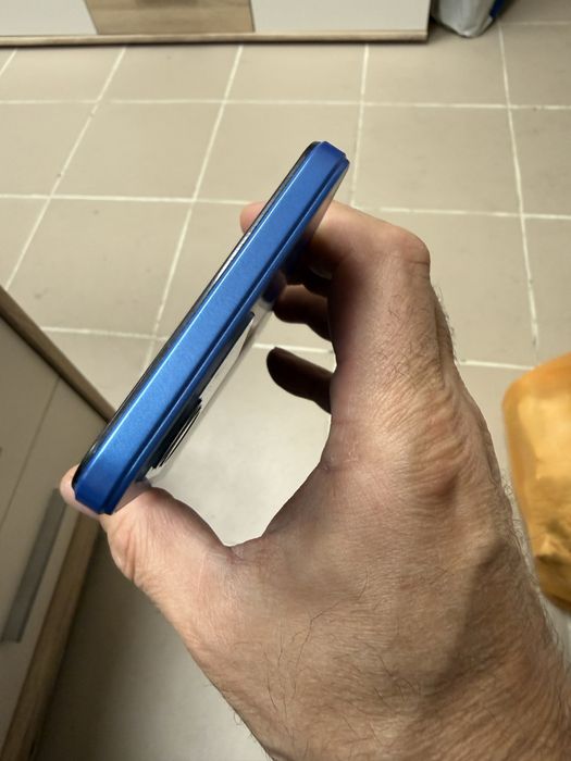 Infinix Note 12 8/256gb - отличен