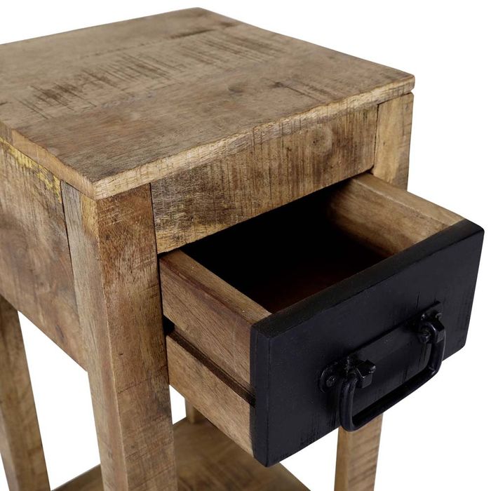 Помощна маса в индустриален стил