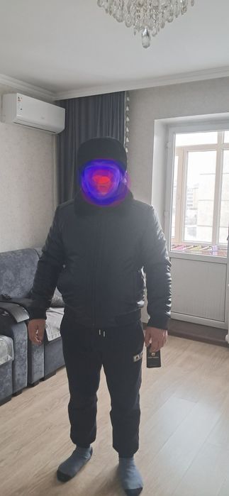 Продам новую кожанную куртку размер52 за 60000тг.