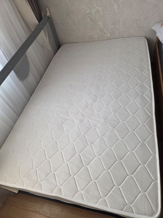 Продаются кровать с матрасом