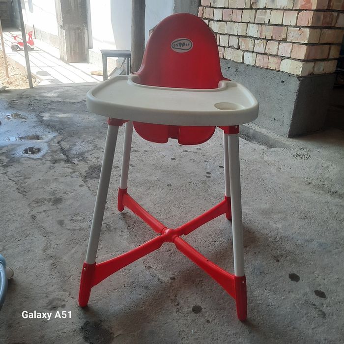 Bolalar ovqatlanadigan stoli