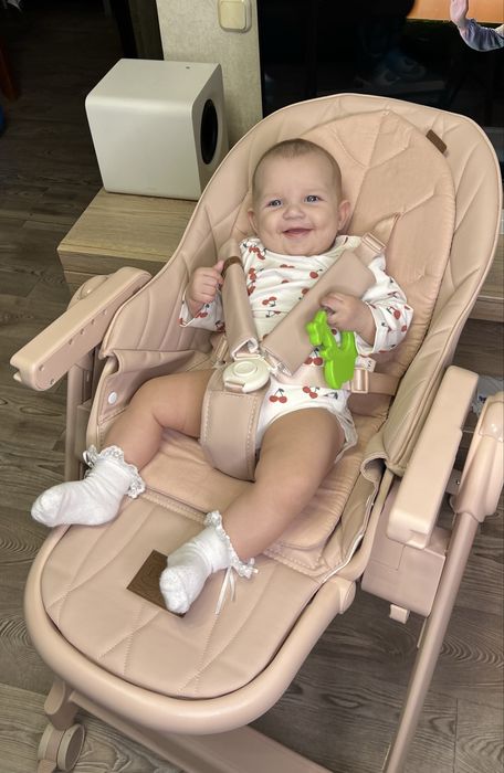 Продам стульчик Happy Baby для кормления