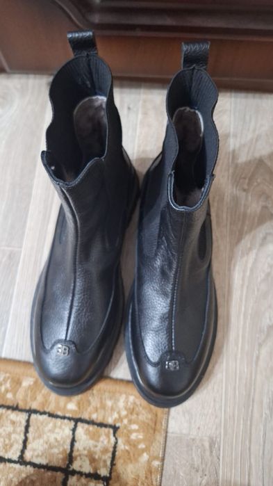 Продам женскую обувь