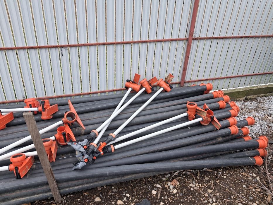 Țevi irigație diametrul 75 cu aspersoare și motopompă 3 țoli