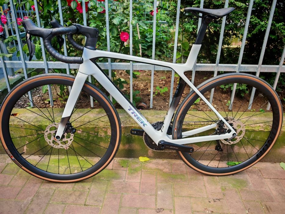 Bicicleta cursiera carbon Trek Madone SL6 Gen 8 Di2 12V M/54 noua!