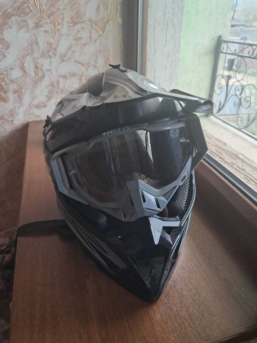 Продам шлем для мотоцикла