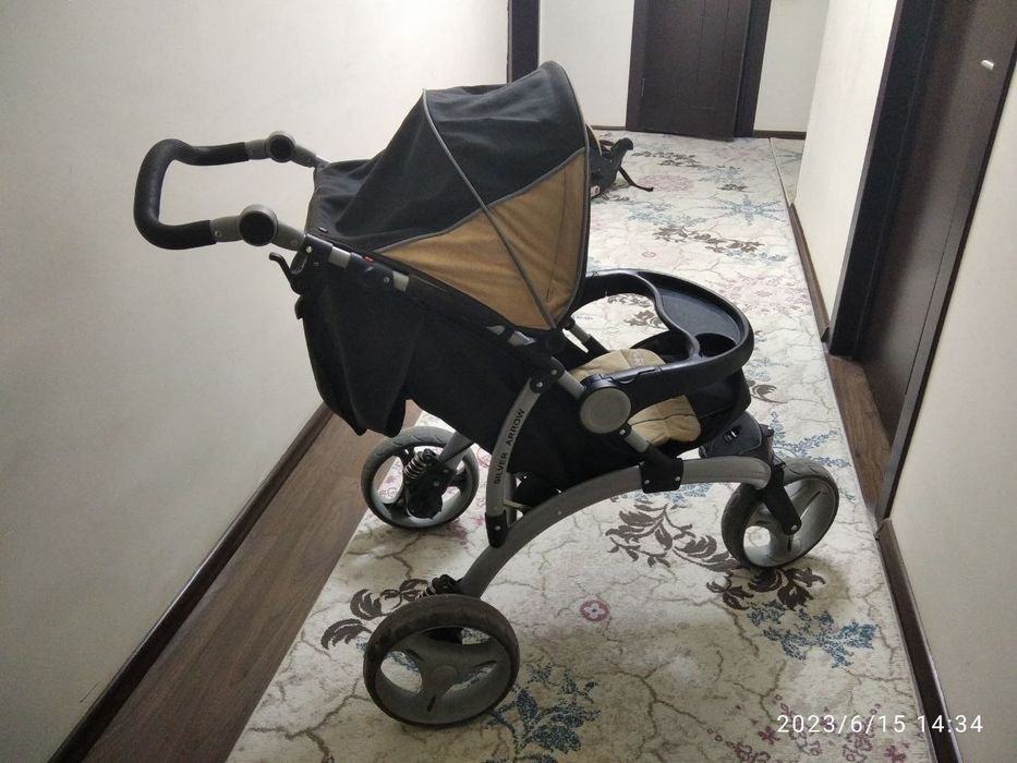 Kolyaska va avtokreslo