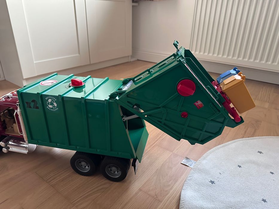 Camion Bruder 2812 Camion de gunoi MACK Granite