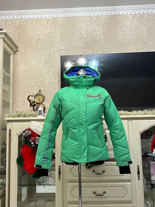 Продам куртку рр42-44, цена 5 тыс , состояние супер