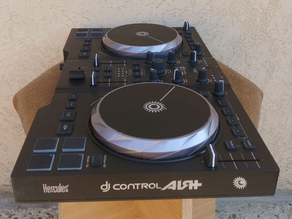 Hercules DJ Control AIR+ vândută
