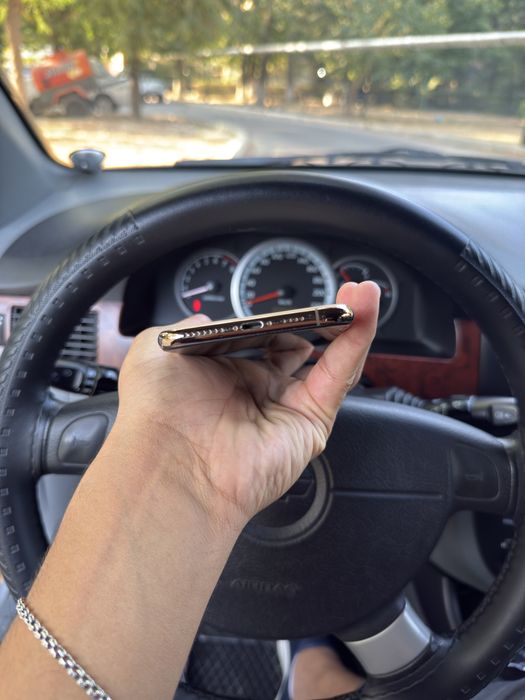 Iphone 11 pro max gold