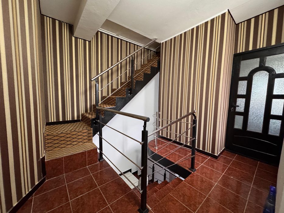 Inchiriez casa in copou