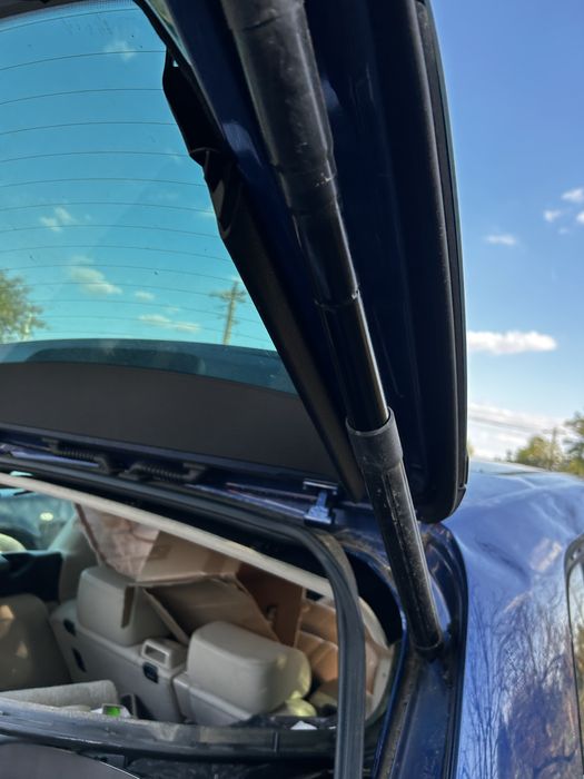 Amortizor electric haion  stânga Volkswagen Touareg 7P