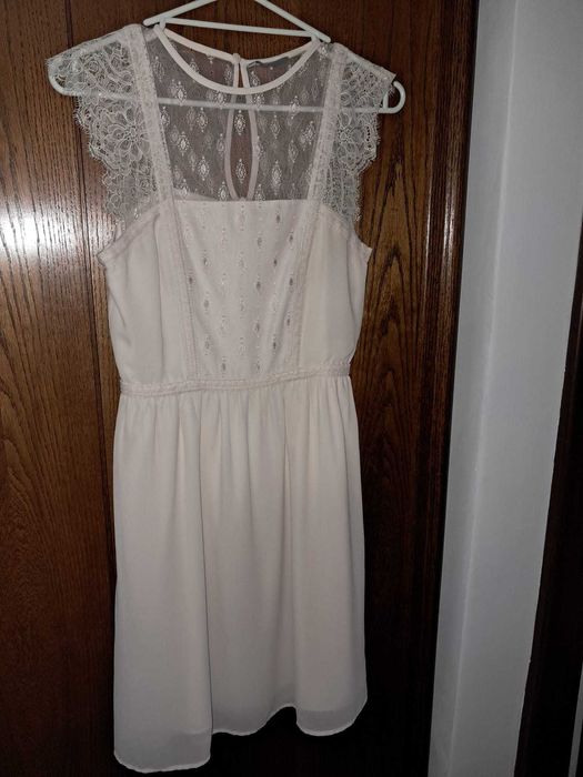 Rochie HM crem cu dantela