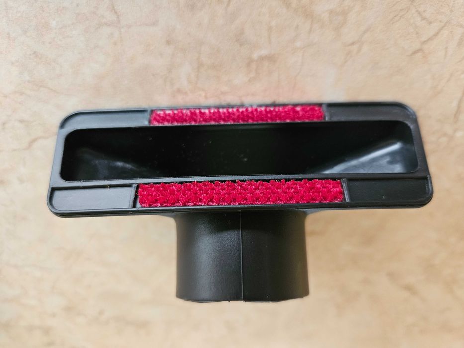 Продават се нови четки за паркет и тапицерия от прахосмукачка ROWENTA