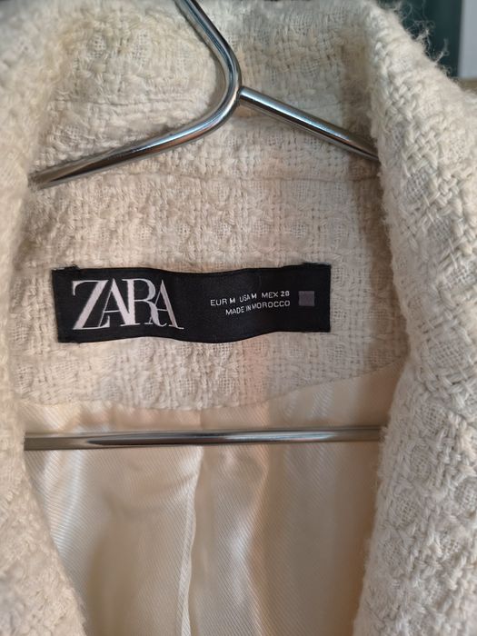 Zara, sacouri noi fără etichetă albe , elegante.