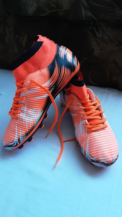 Crampoane fotbal mărimea 42