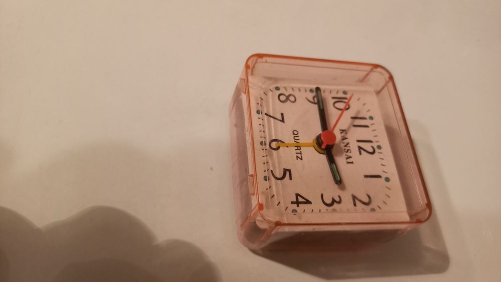 Продавам ретро часовници.