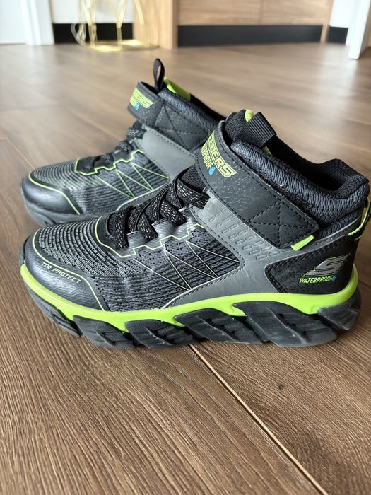 Skechers водонепромокаеми 33 ти номер