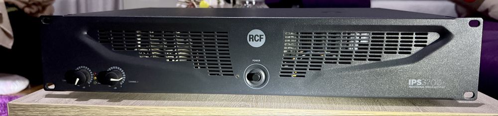 Vand amplificator  rcf ips3700