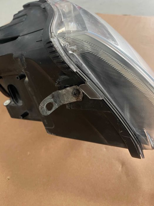 Ляв фар Аudi A6 4f биксенон без завиване 2004/2008