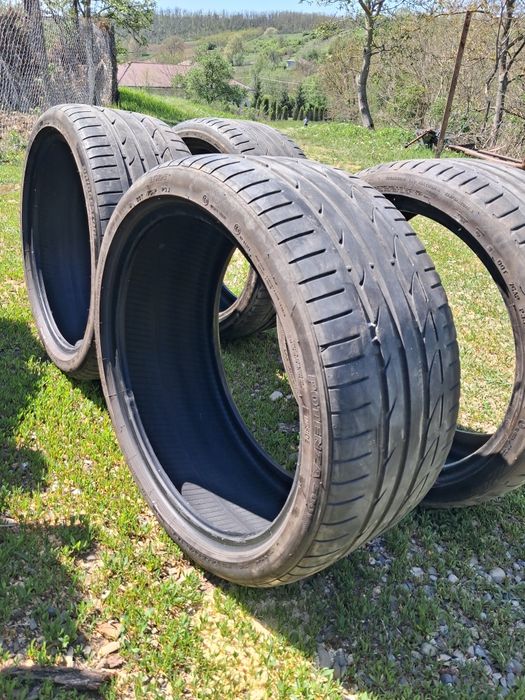 Anvelope bridgestone, 255 35 19,dot 2022.