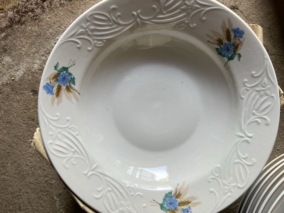 Посуда , тарелки,чашки,супница