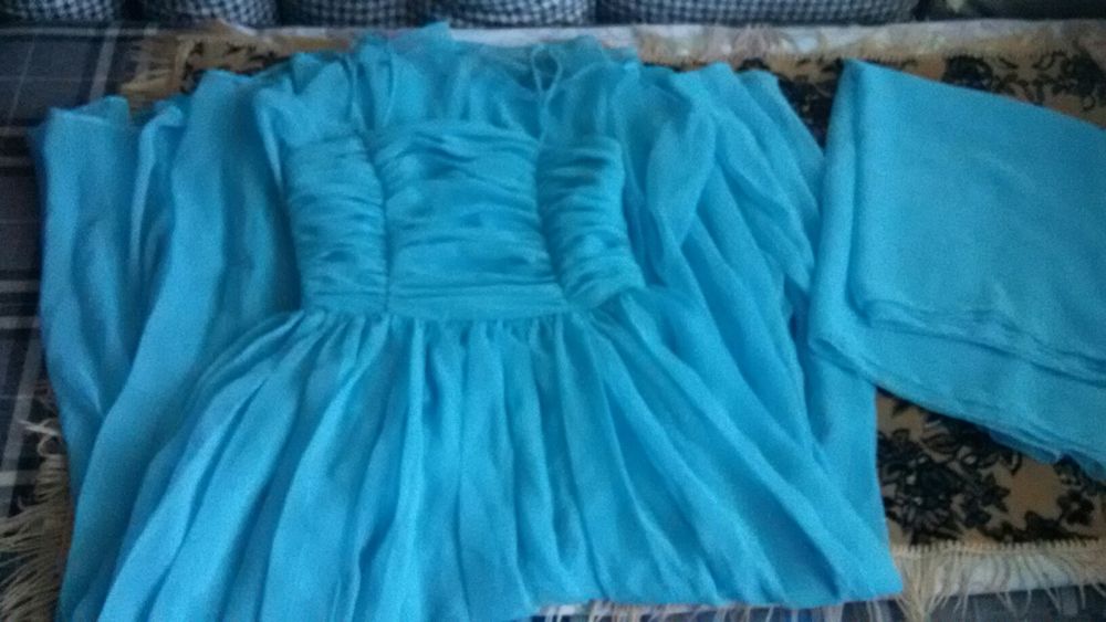Срочно продам платье и шарфик