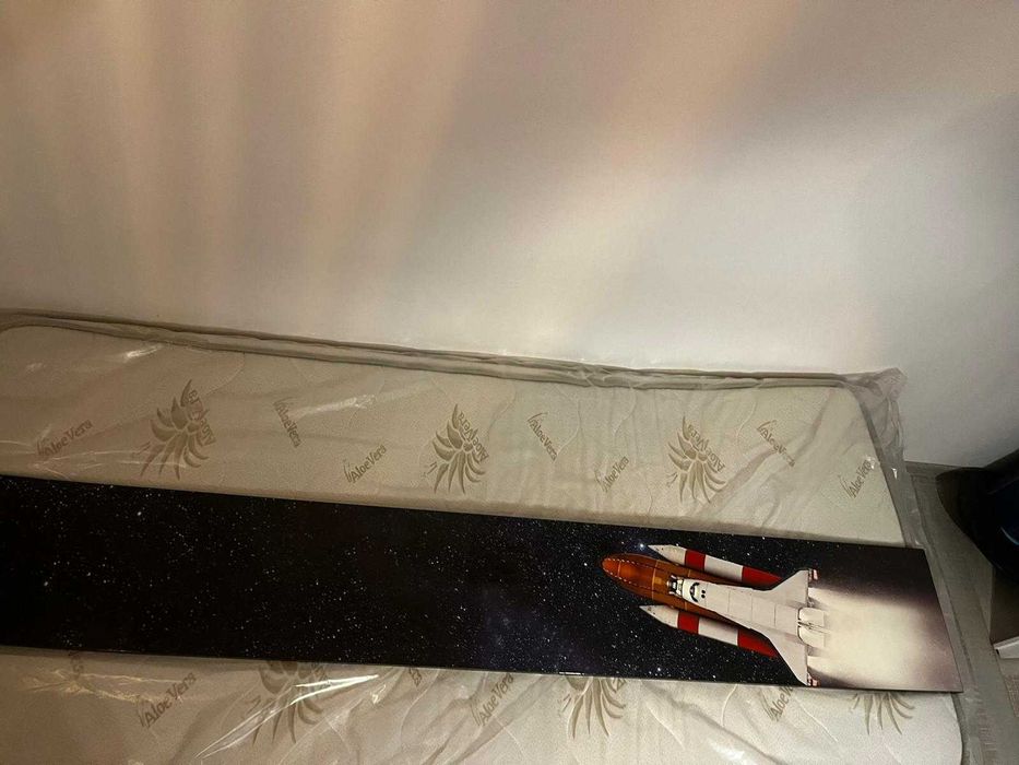 Vând pat pentru copii în stare foarte bună, folosit cu grijă.