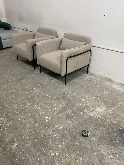 Кресло мягкие удобные из металлического каркаса