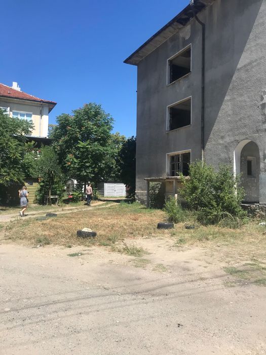 Продава се Хотел в Казанлък - 1344 кв.м за 402 €/кв.м - Снимка #2