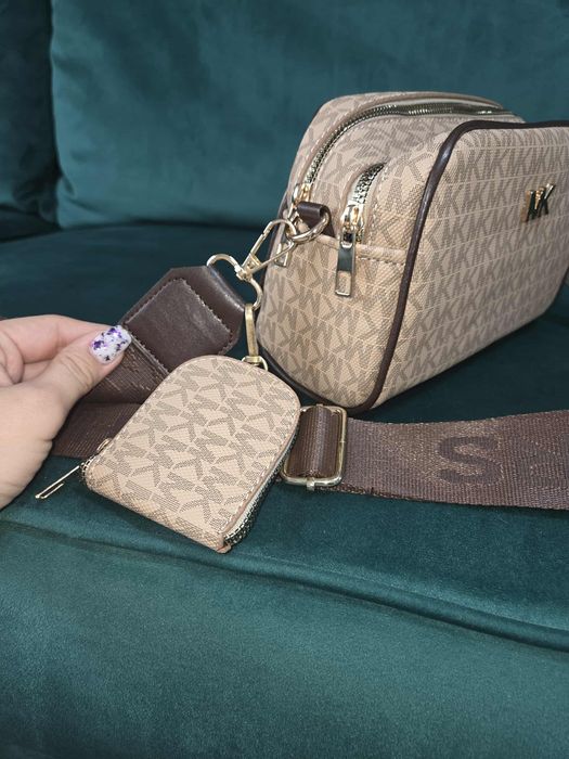 Vand posete,noi ,preturi accesibile