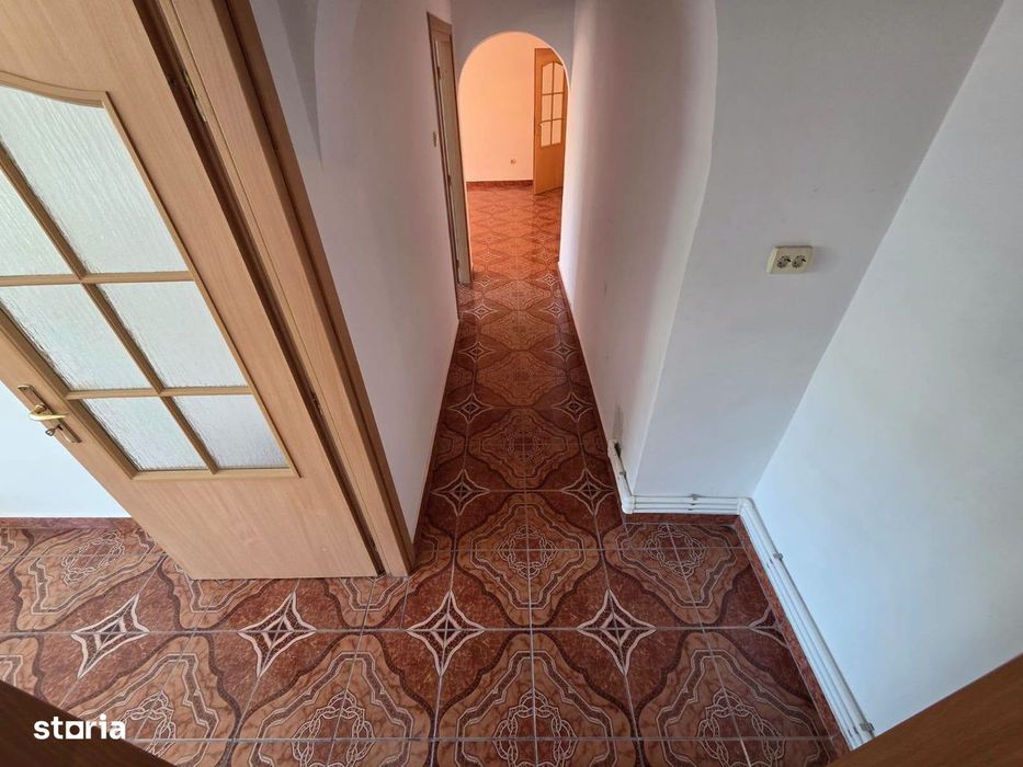 Apartament 3 Camere, Complet Renovat – Zona Piața Vest, 70mp, etajul.3