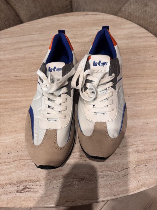 Чисто нови маратонки LEE COOPER