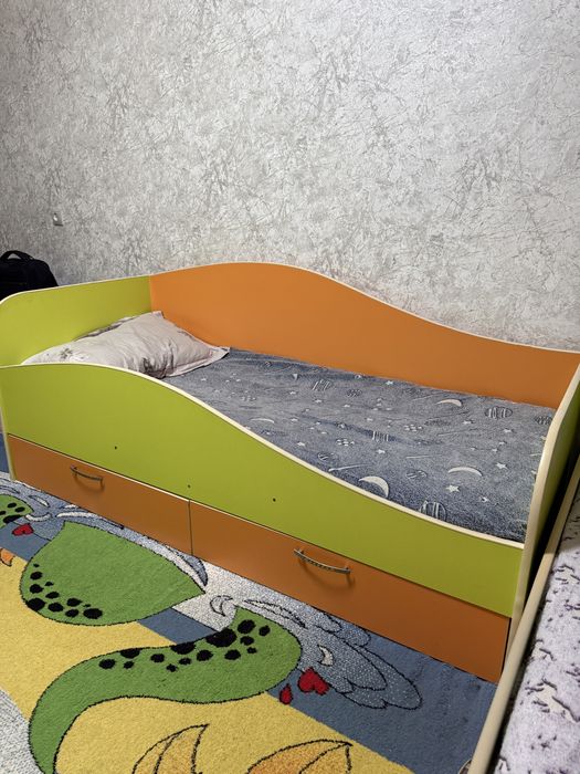 Продам мебель в детскую