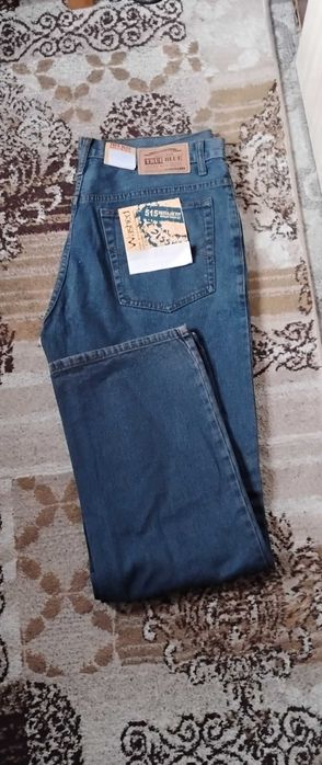 Vând pantaloni bărbați