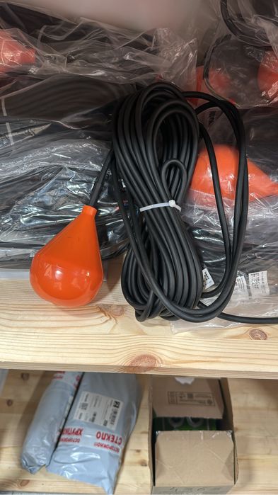 Поплавковый датчик уровня