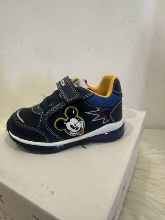 Geox детски маратонки светещи номер 20