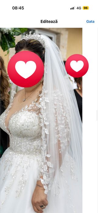 Vand rochie de mireasa lucrata manual