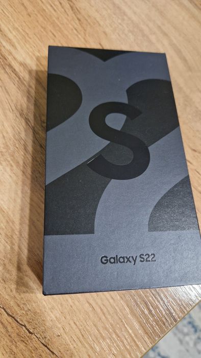 Продам Samsung S22