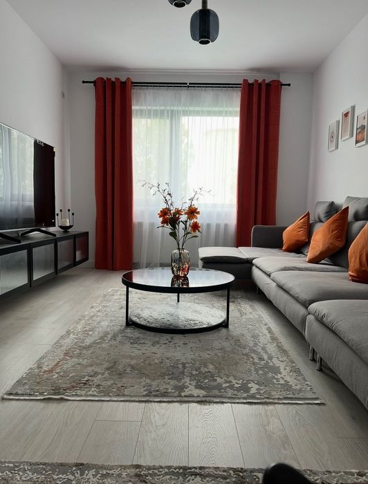 Apartament cu două camere de inchiriat