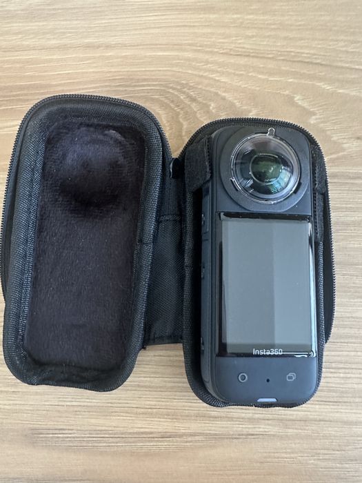 Insta360 X3  Cameră 360° 5.7K + husă protecție – stare bună