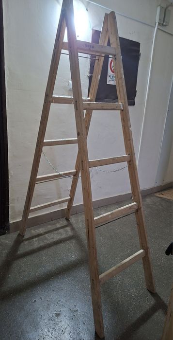 Vănd scară din două piese 2 metri în stare perfectă