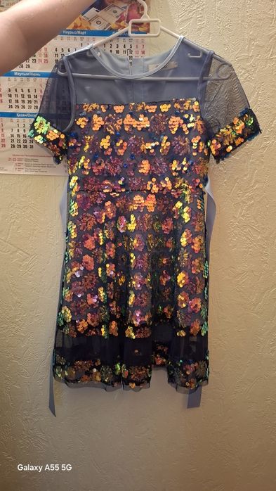 Красивое платье 134 размер