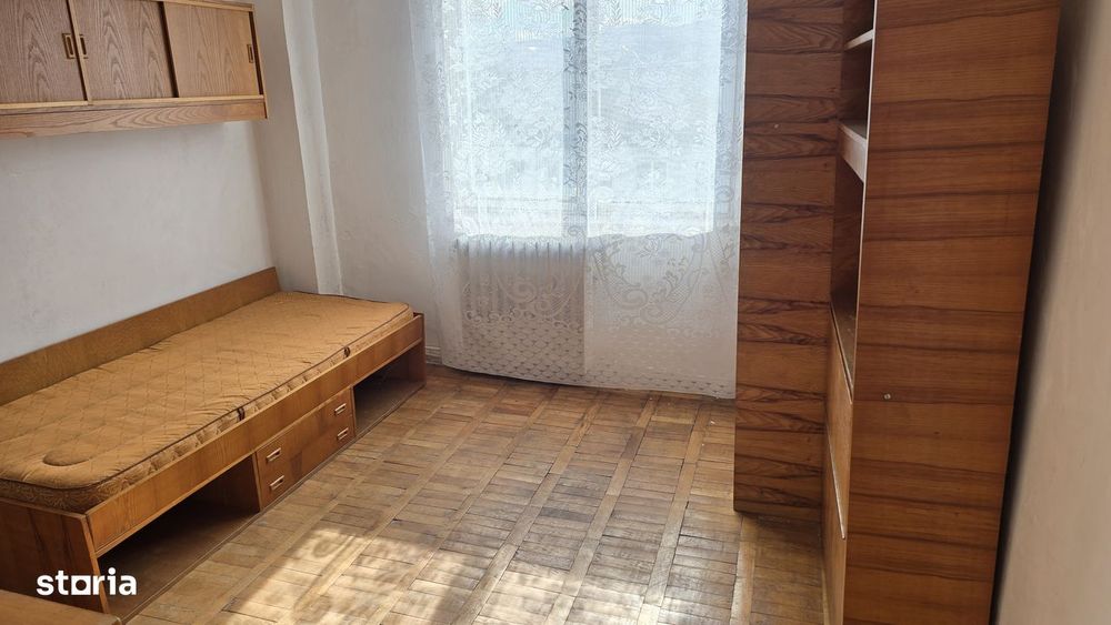 Vand apartament 4 camere dec. Deva,  22 Decembrie et 5, bloc de 6 et